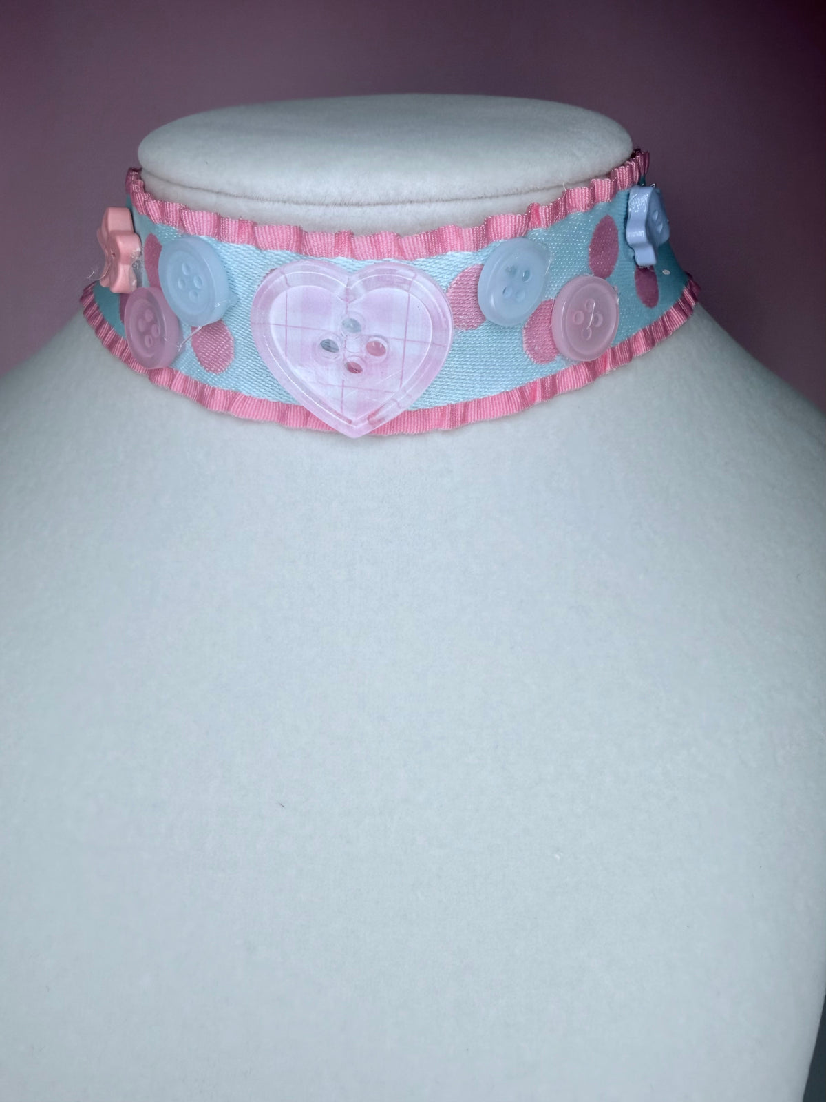 Button choker