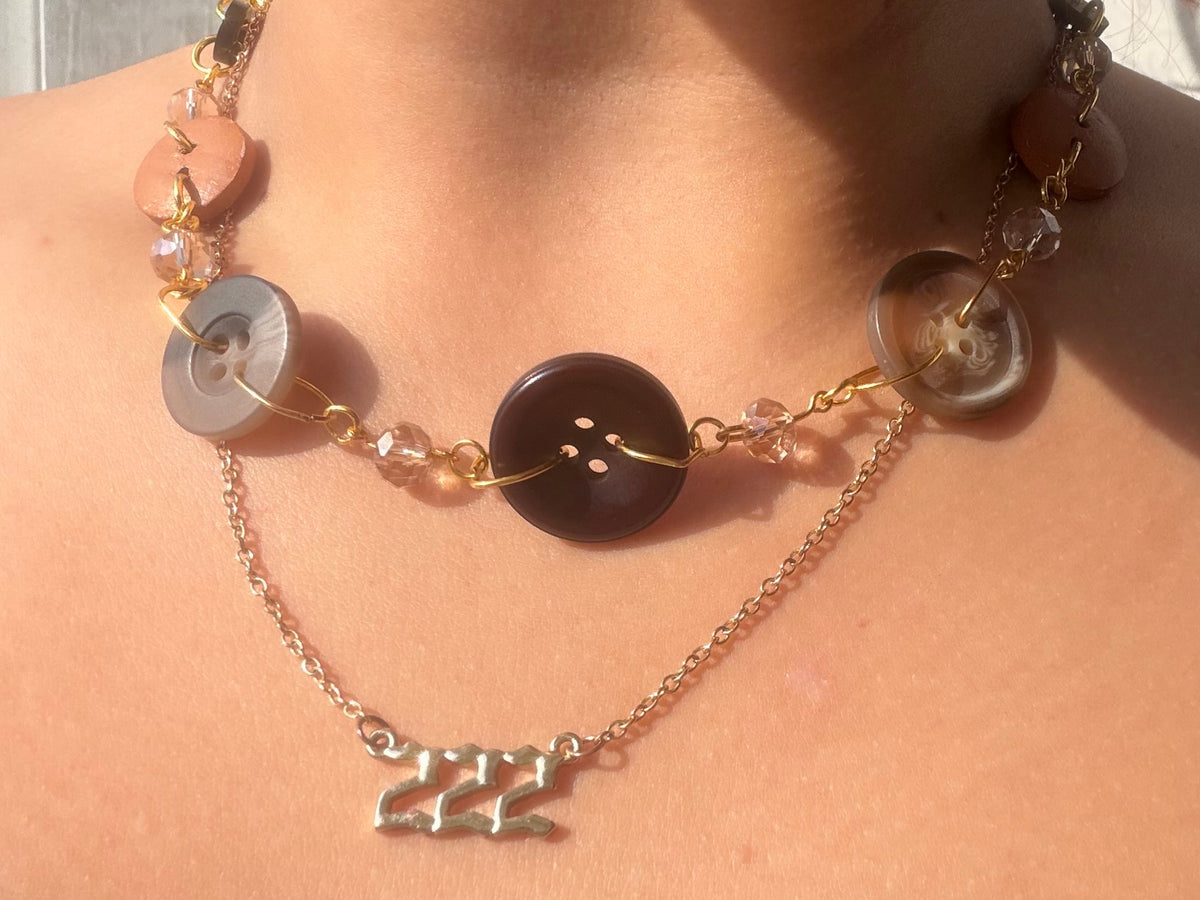 Button necklace