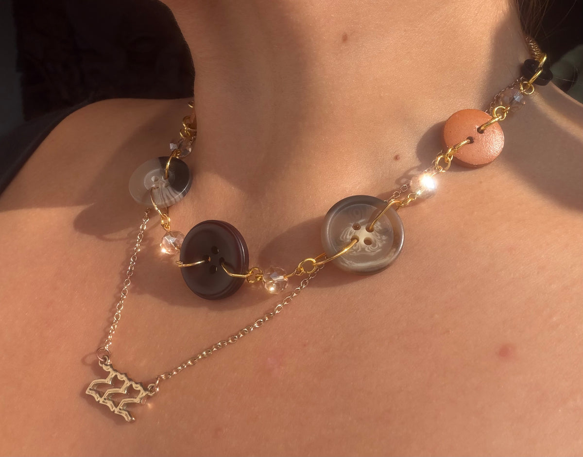 Button necklace