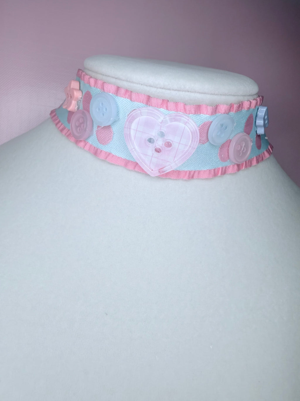 Button choker
