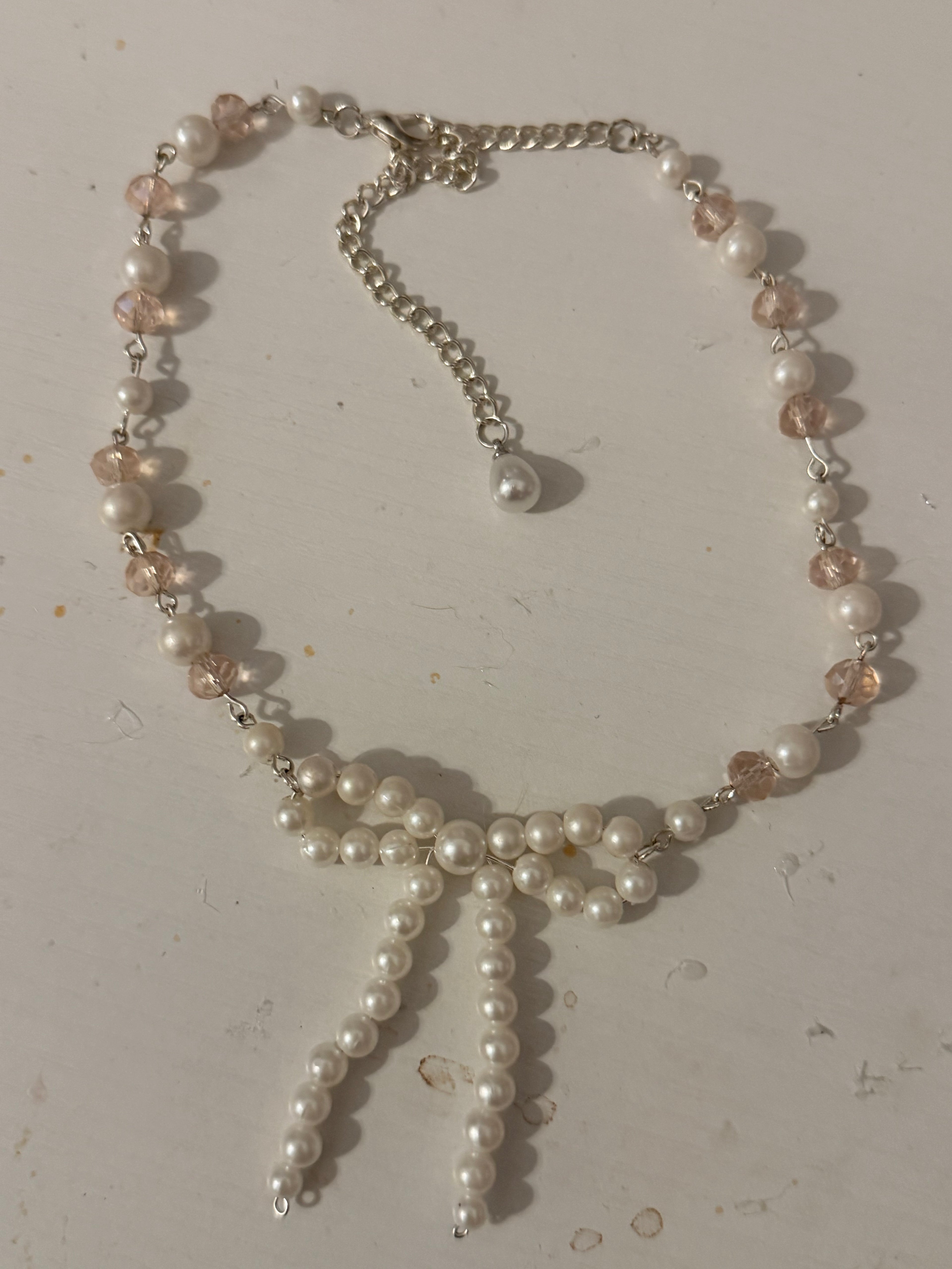 Coquette bow necklace ￼